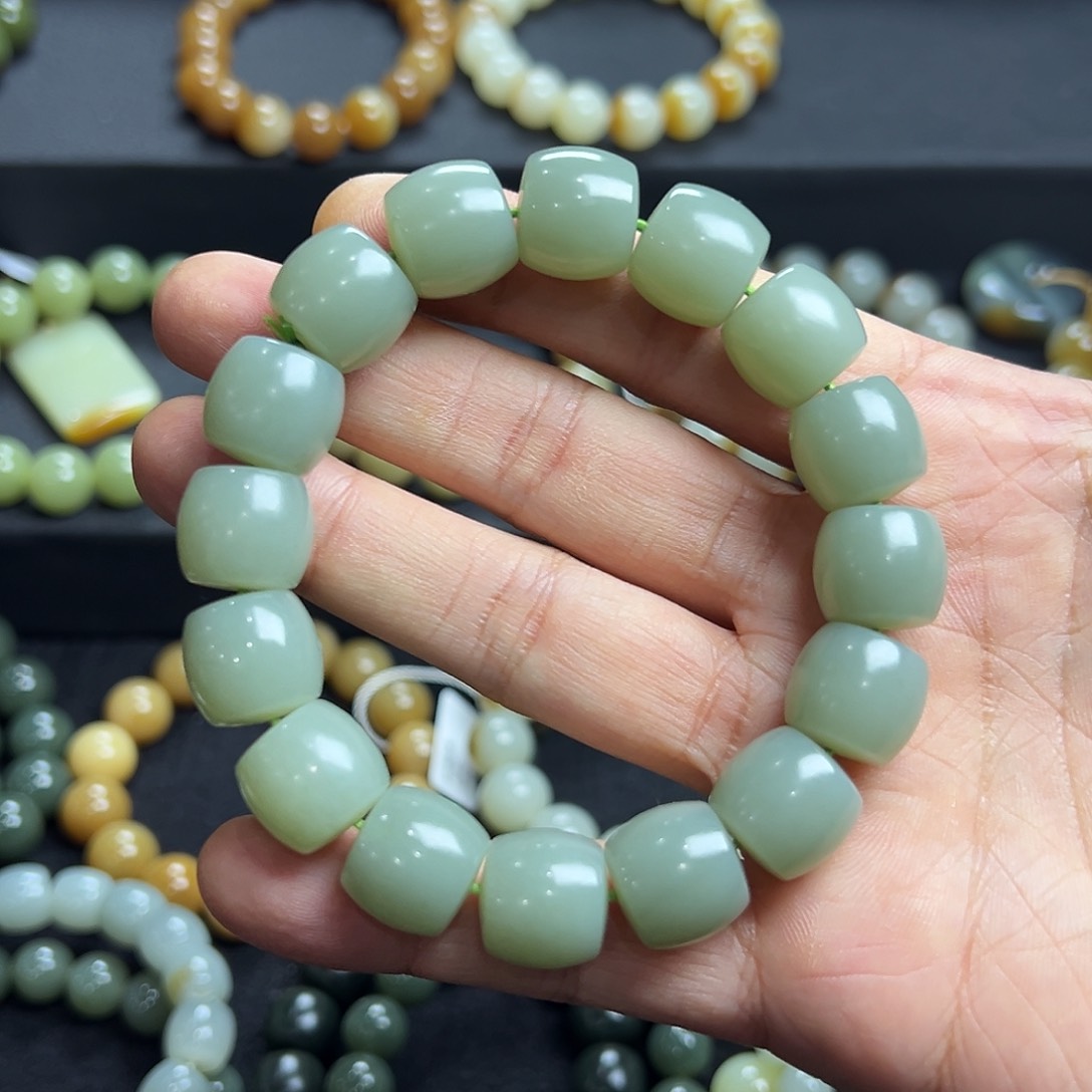 未镶嵌和田玉手链新疆且末青白玉卡14直切 油润细腻