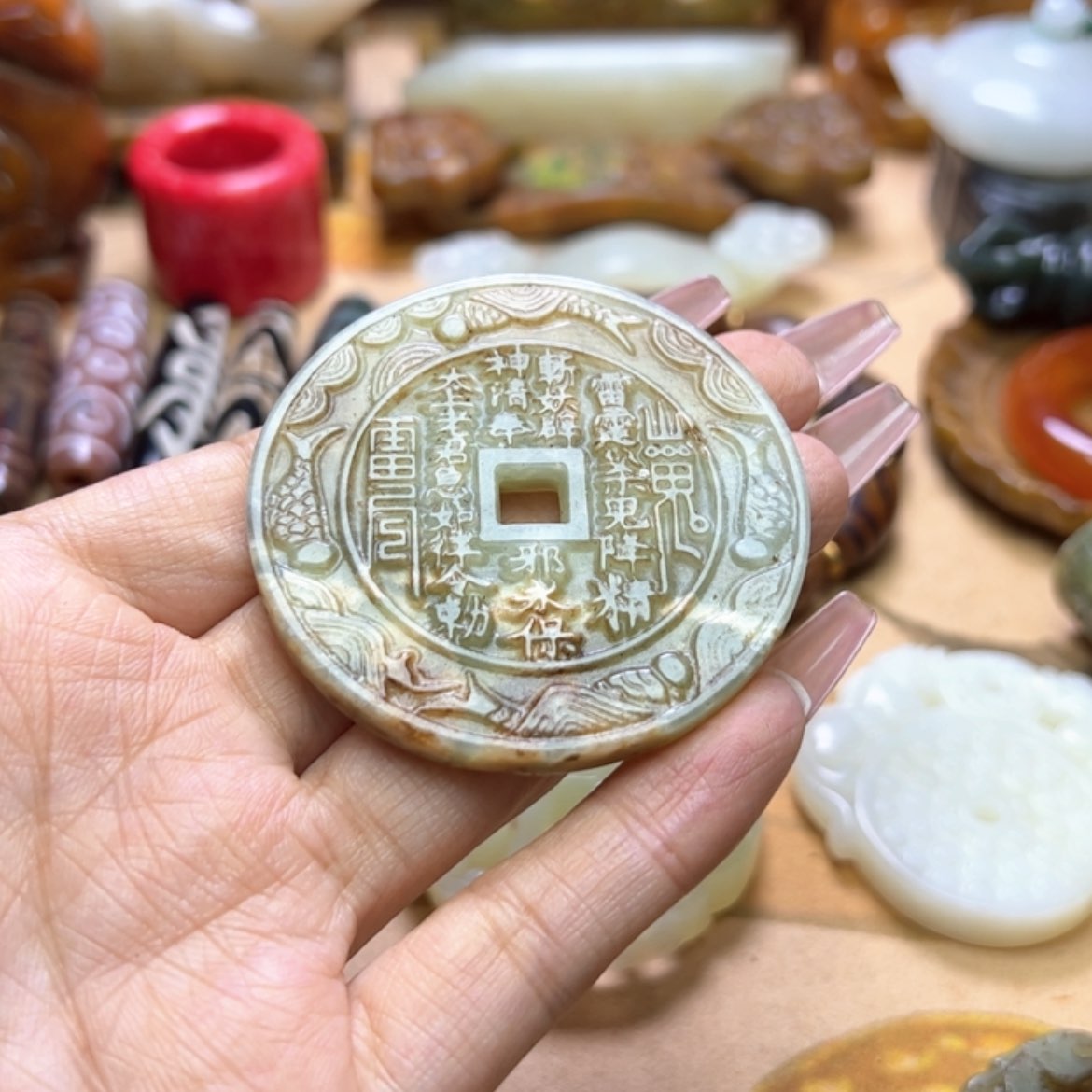 【闪购商品】蛇纹石玉颈饰未镶嵌