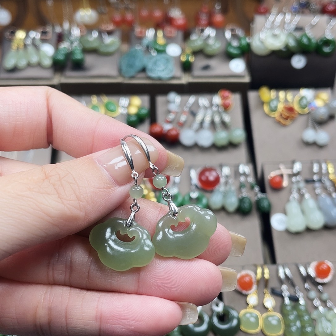 和田玉银S925镶嵌耳饰