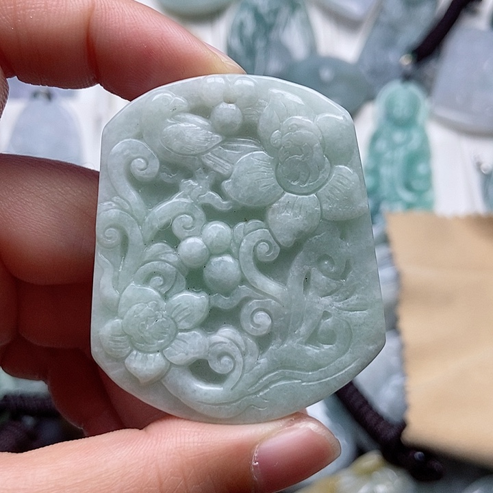 翡翠未镶嵌颈饰翡翠