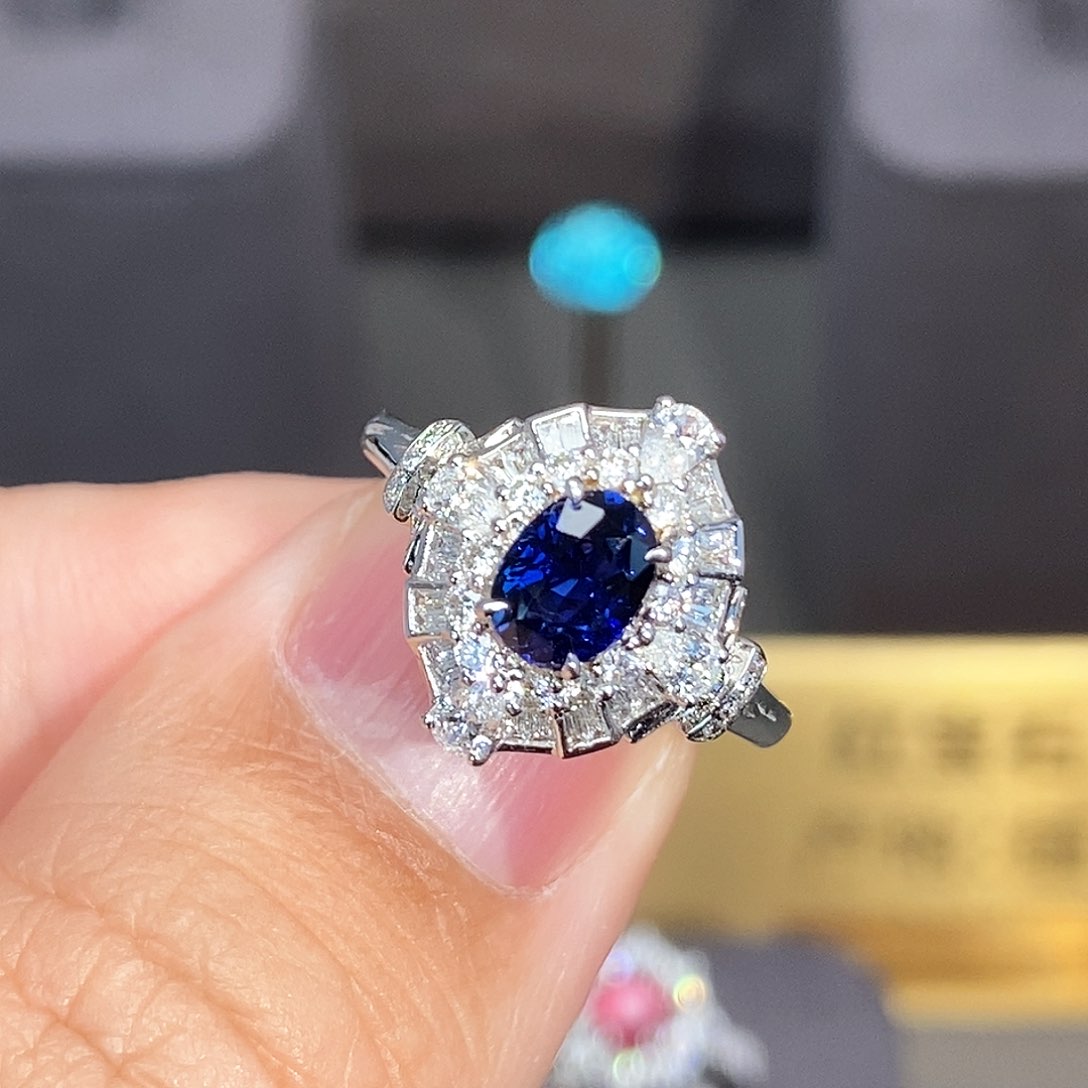 蓝宝石戒指18K金镶嵌1.01克拉无烧