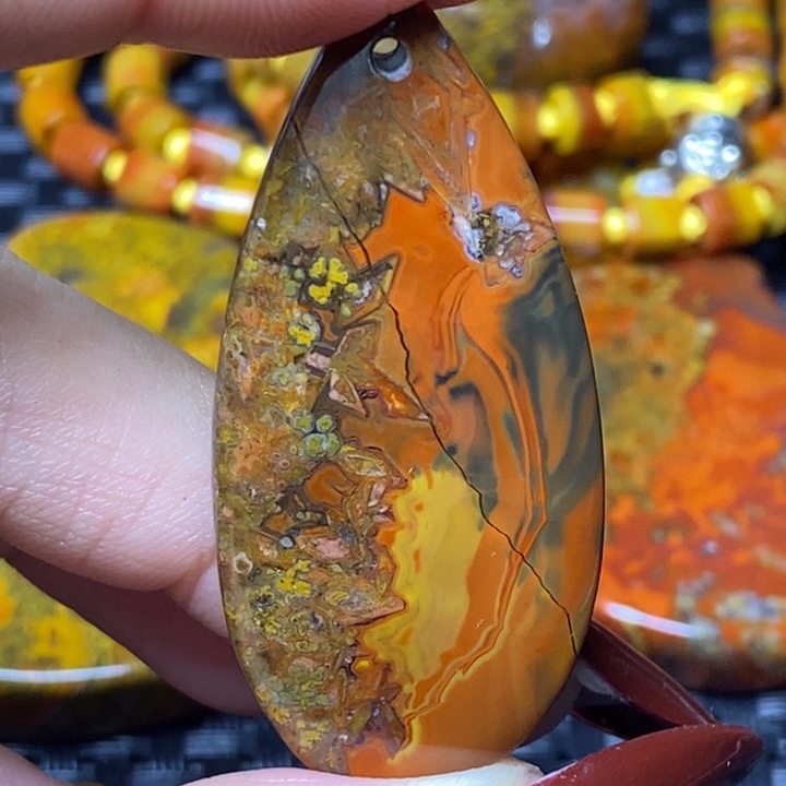 玛瑙/玉髓颈饰未镶嵌