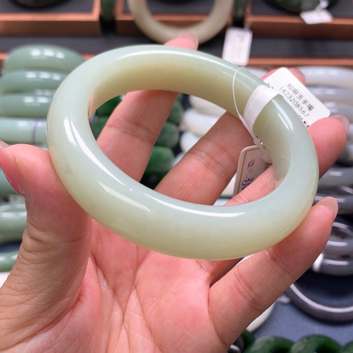 【闪购商品】未镶嵌手镯和田玉7