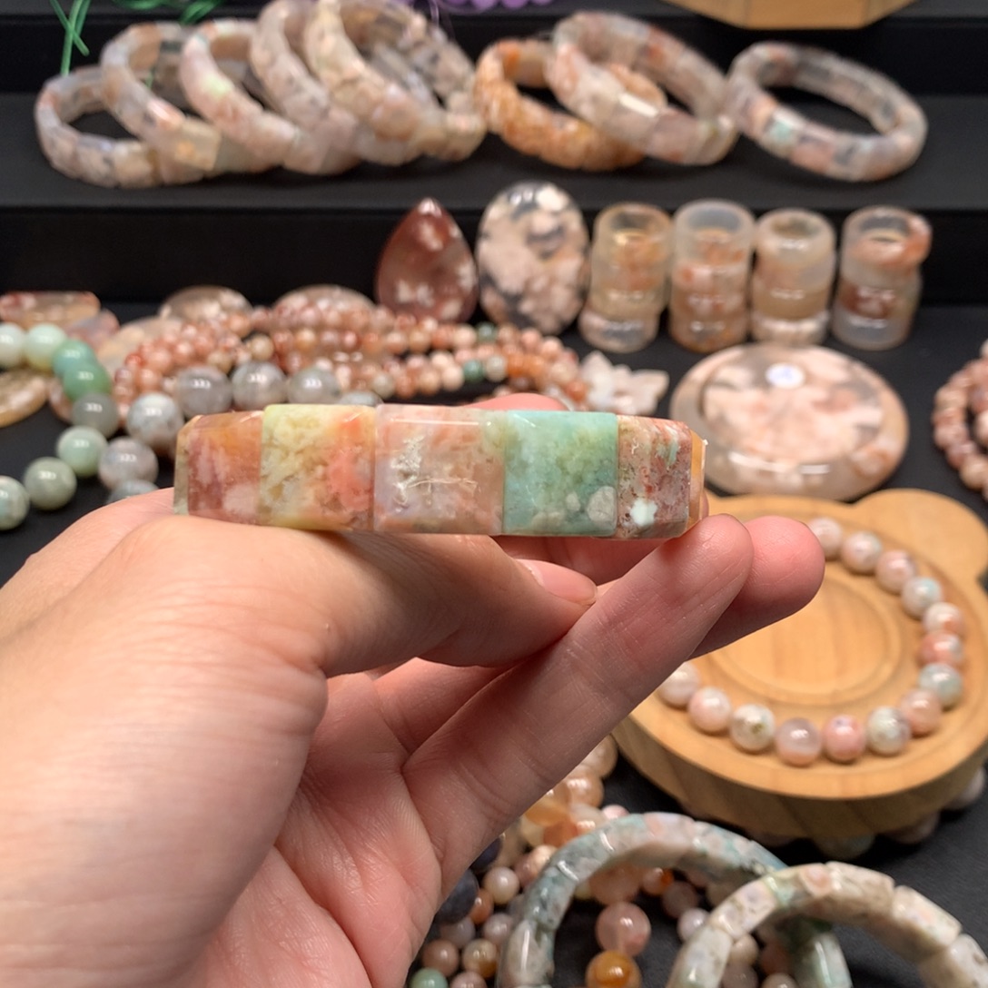 Y***C玛瑙/玉髓未镶嵌手链