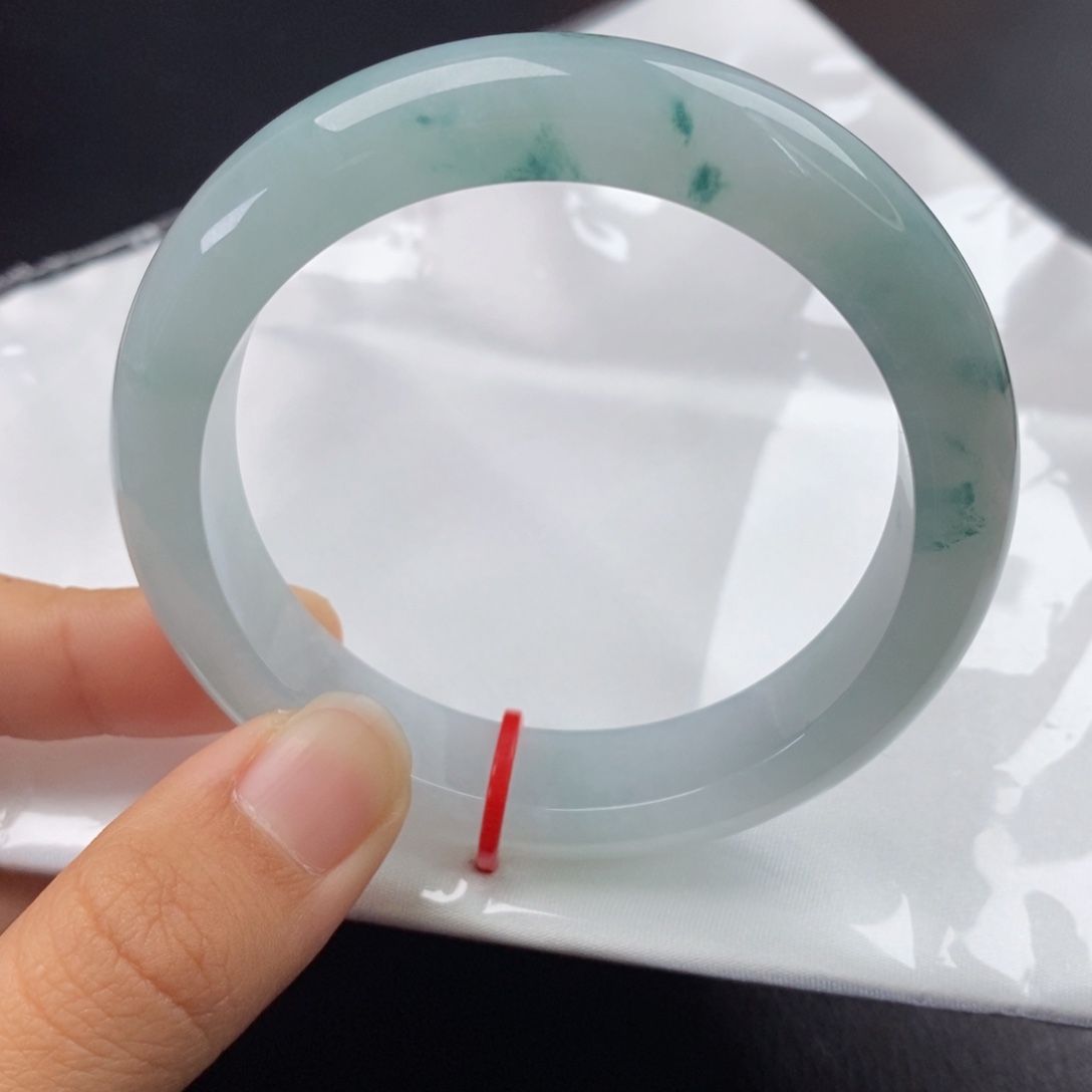 翡翠手镯未镶嵌55.8圈