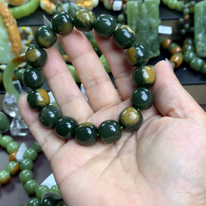 游***民未镶嵌手串透闪石质玉