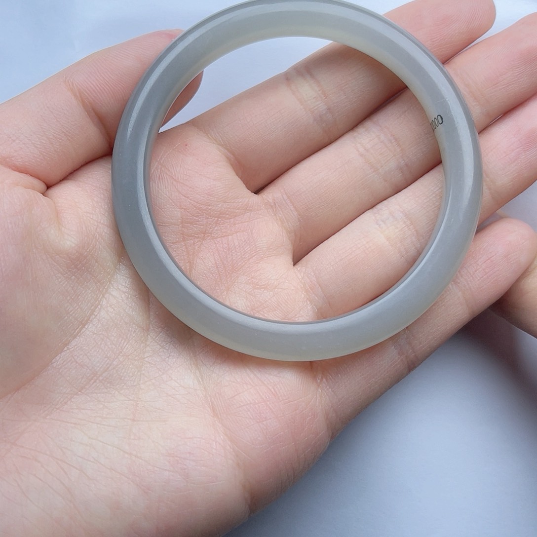 和田玉手镯5859圈口。k k未镶嵌