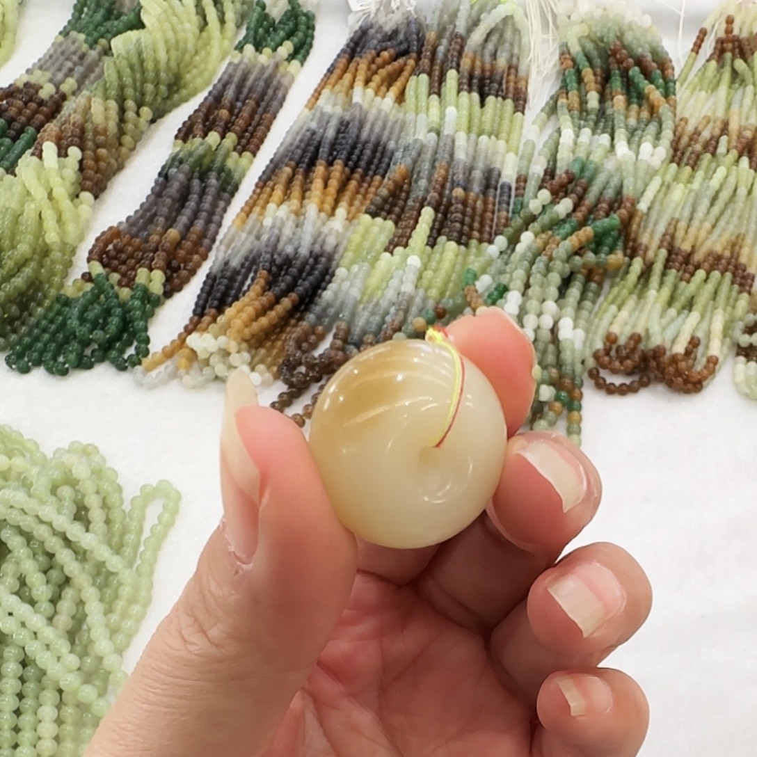 和田玉未镶嵌吊坠(不含链)