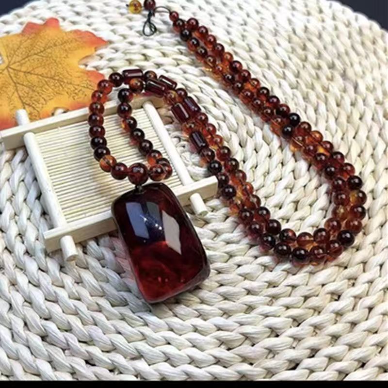 XL-1018 血药珀无事牌吊坠