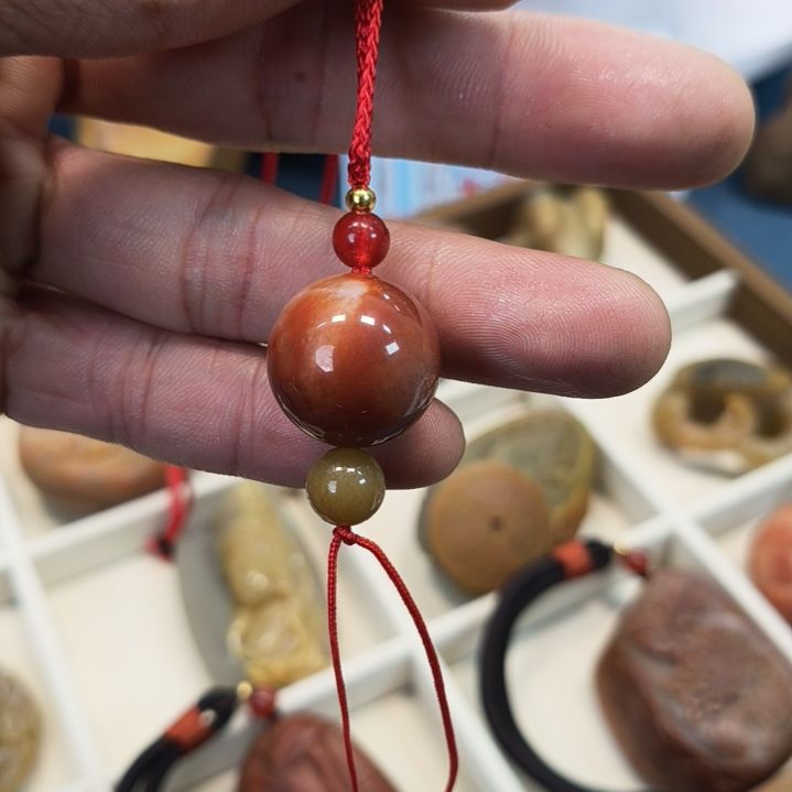 石英岩玉未镶嵌吊坠(赠链)