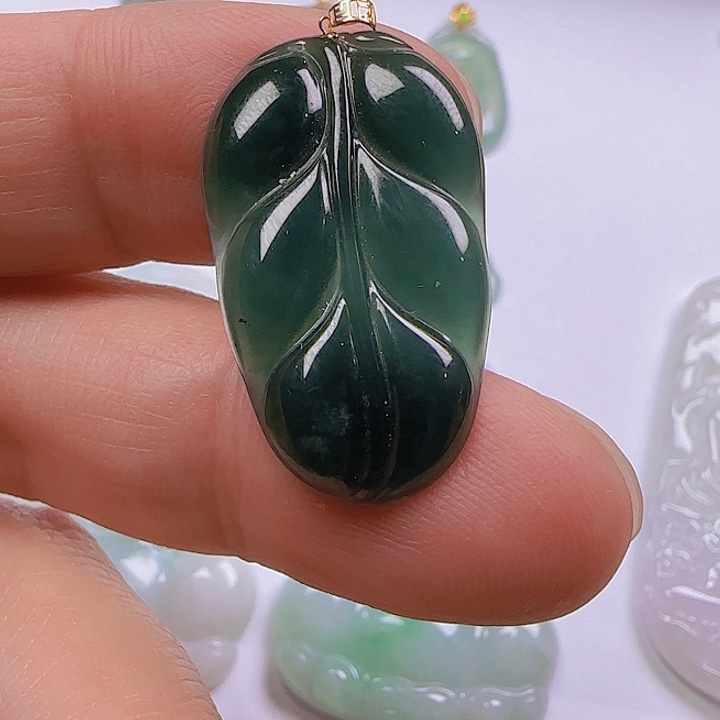 翡翠18K金镶嵌颈饰1111111111111