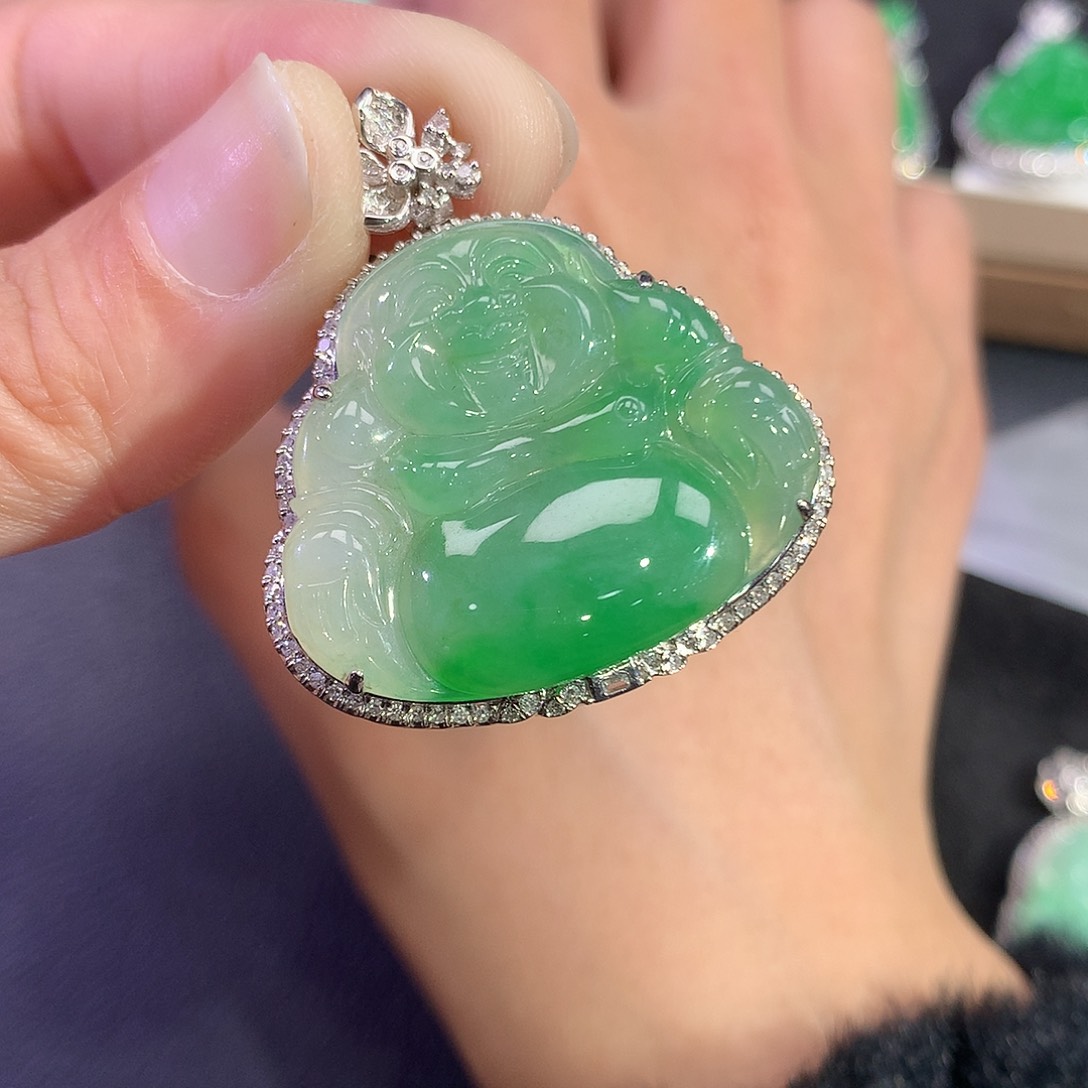 翡翠吊坠(赠链)18K金镶嵌蚊**子