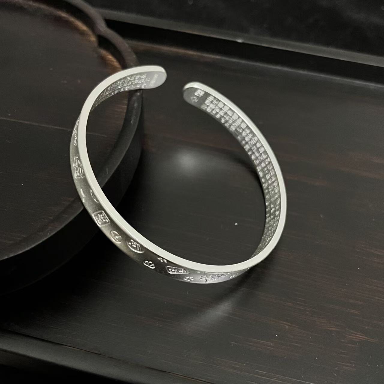  新中式白吉言纳福可调节开口手镯