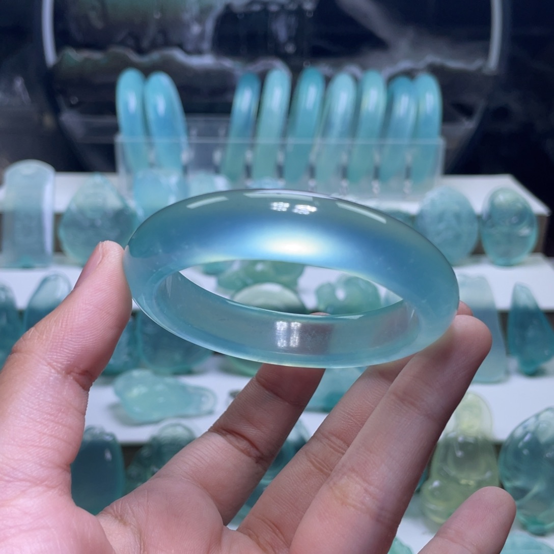 蛇纹石玉手镯未镶嵌?*