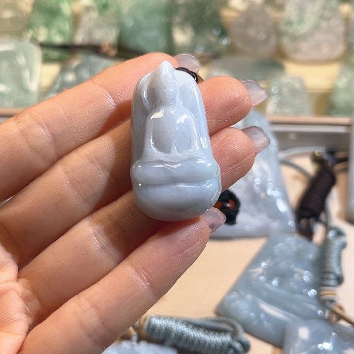 翡翠颈饰未镶嵌翡翠