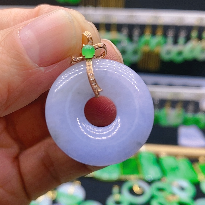 翡翠吊坠(赠链)18K金镶嵌吊坠