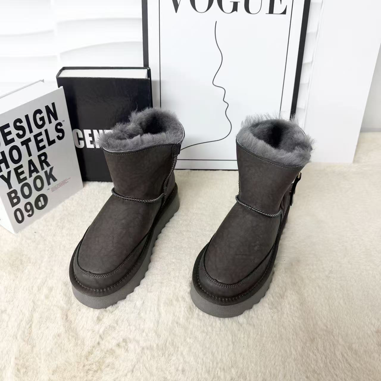 新款气质百搭潮流女士{羊毛}雪地靴/QD/B25-1