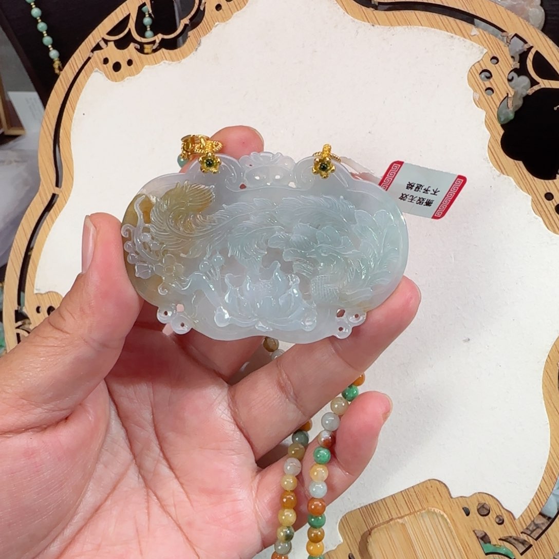 翡翠颈饰未镶嵌仿古