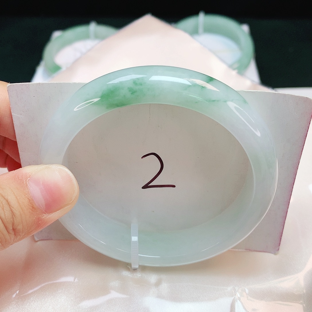 翡翠未镶嵌手镯正圈59