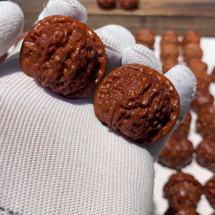 文玩核桃吊坠超*草血麒麟555.38.14