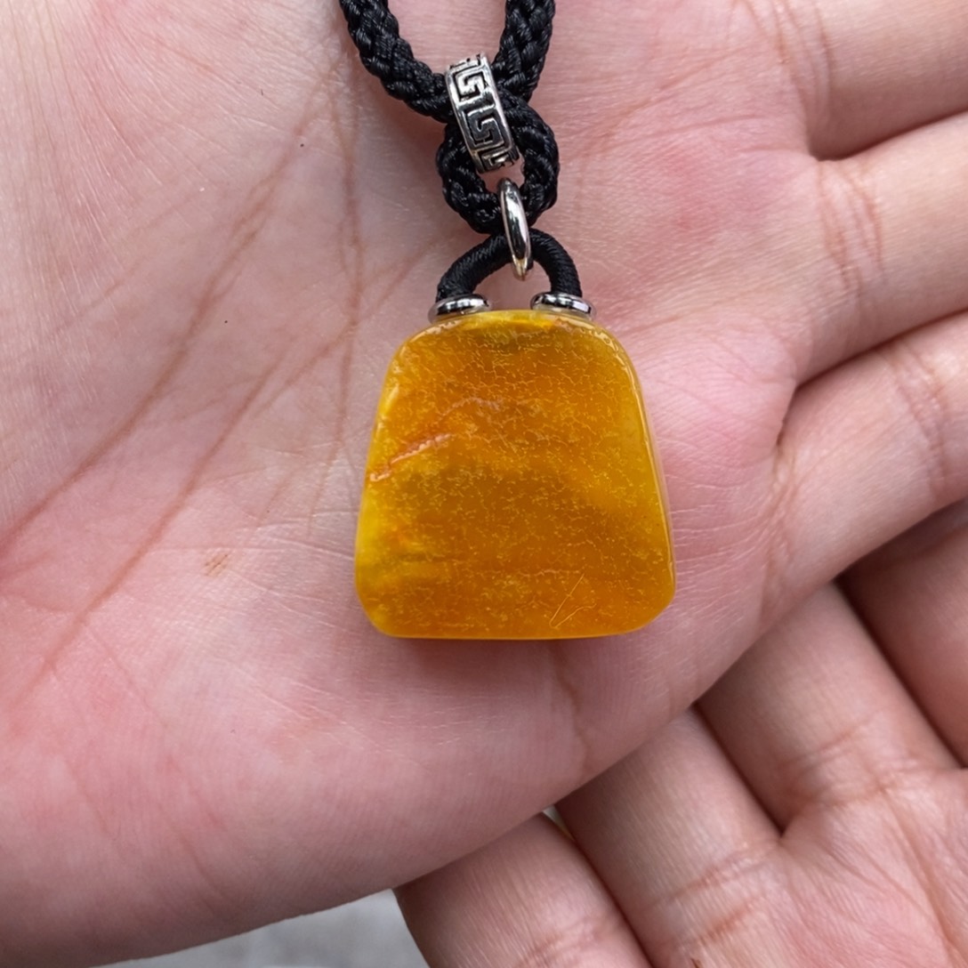 琥珀吊坠(赠链)未镶嵌