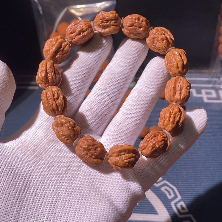 文玩核桃手串……15