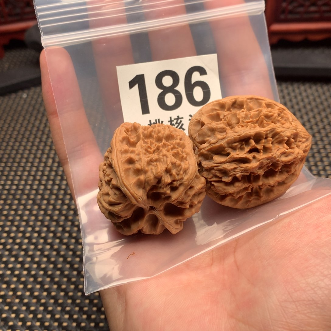 文玩核桃吊坠野牛39