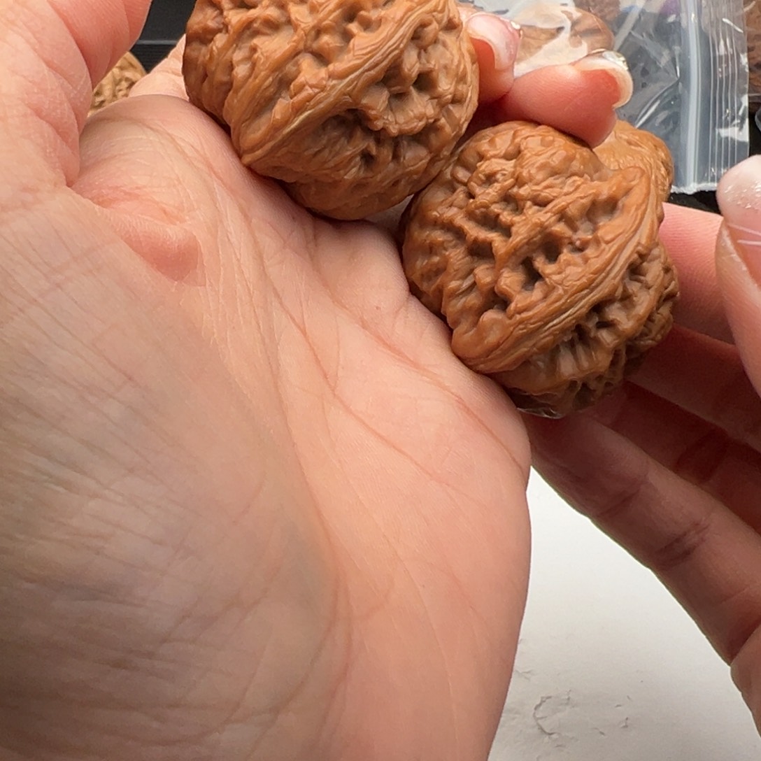 文玩核桃把件红锦鲤42