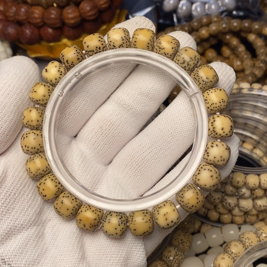 星月菩提手串侧留白