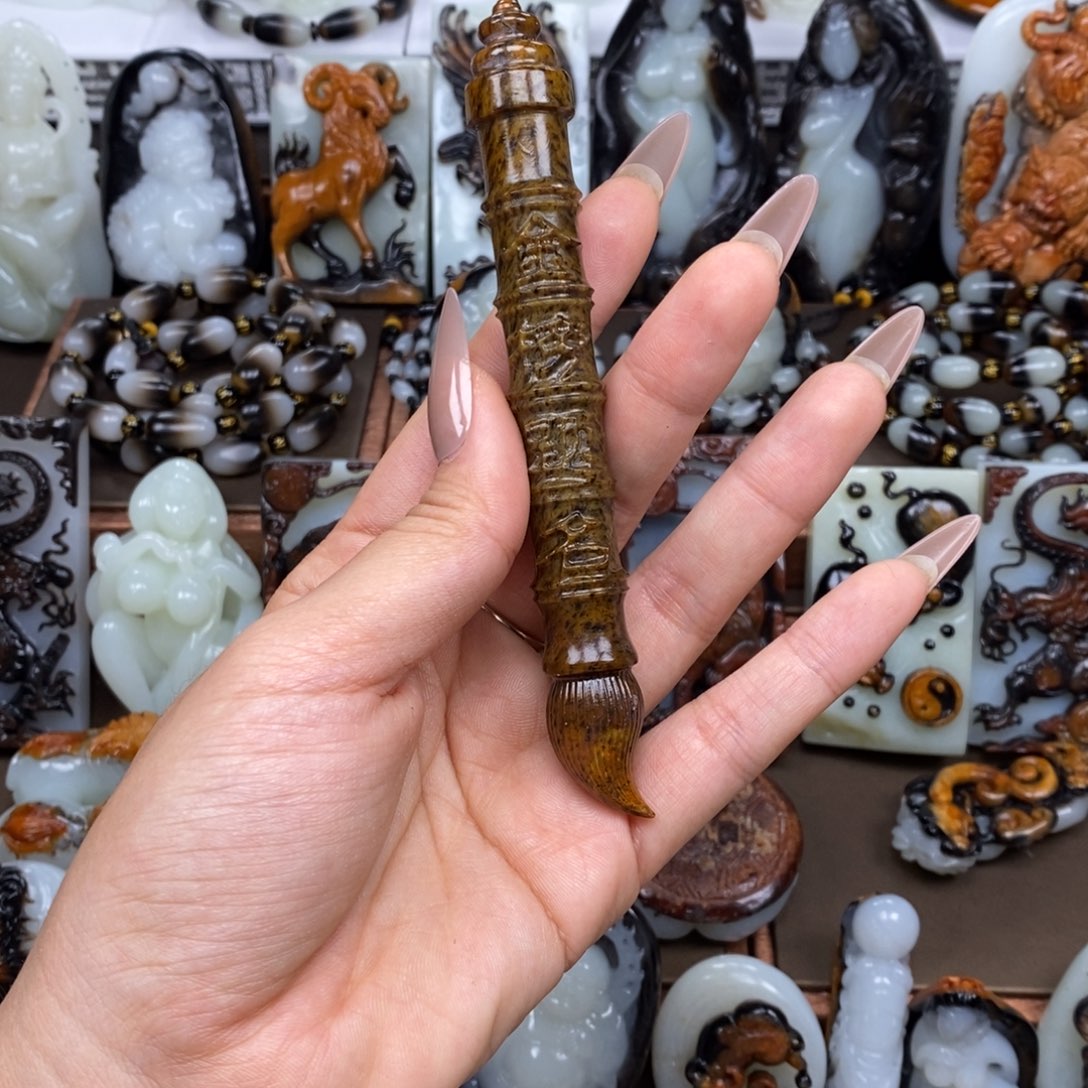 颈饰未镶嵌和田玉