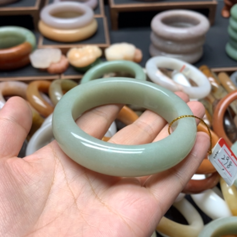 【闪购商品】石英质玉手镯未镶嵌顺****福55