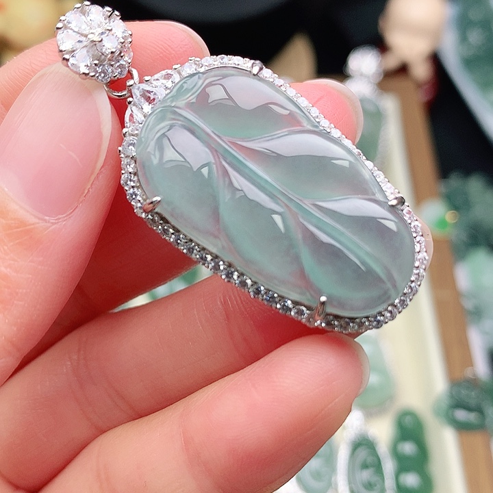 颈饰银S925镶嵌翡翠吊坠