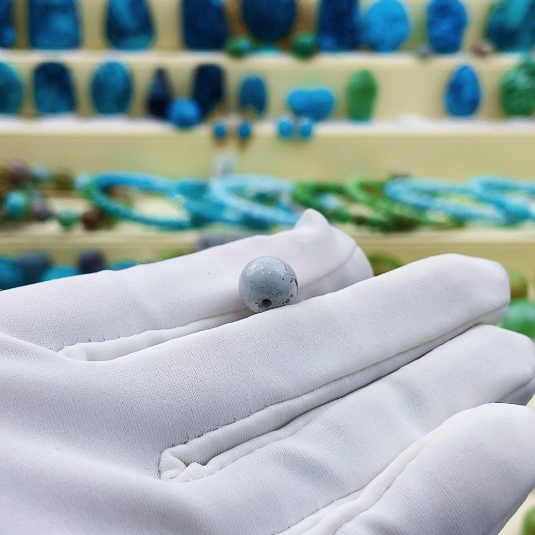 绿松石颈饰未镶嵌