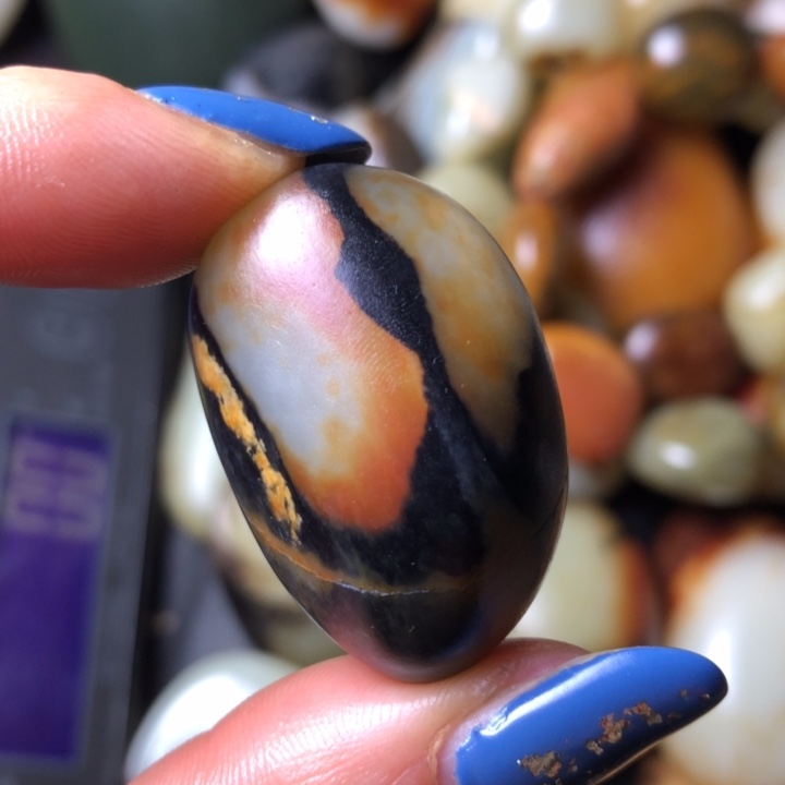 和田玉未镶嵌珠宝奇石