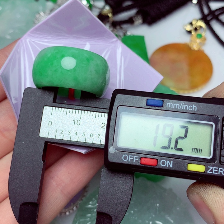 翡翠戒指未镶嵌a货