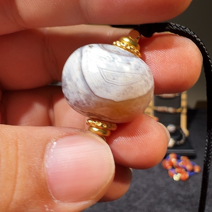 无***一配饰配饰。        