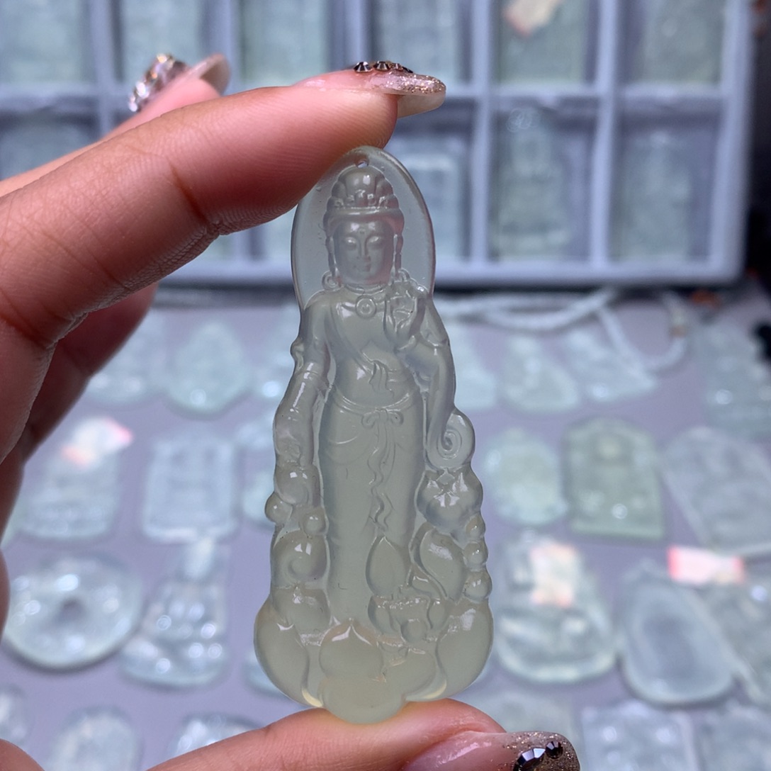 蛇纹石玉颈饰未镶嵌