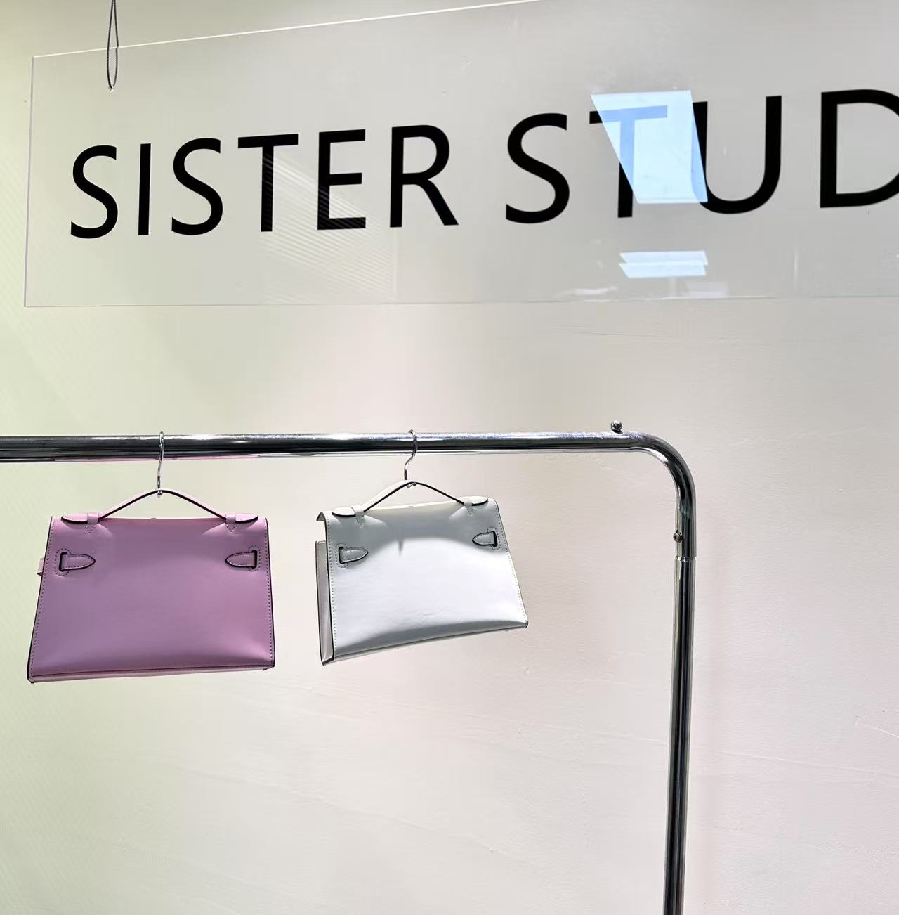 KEK【凯丽】百搭时尚小众可质感斜挎（无公仔挂件）