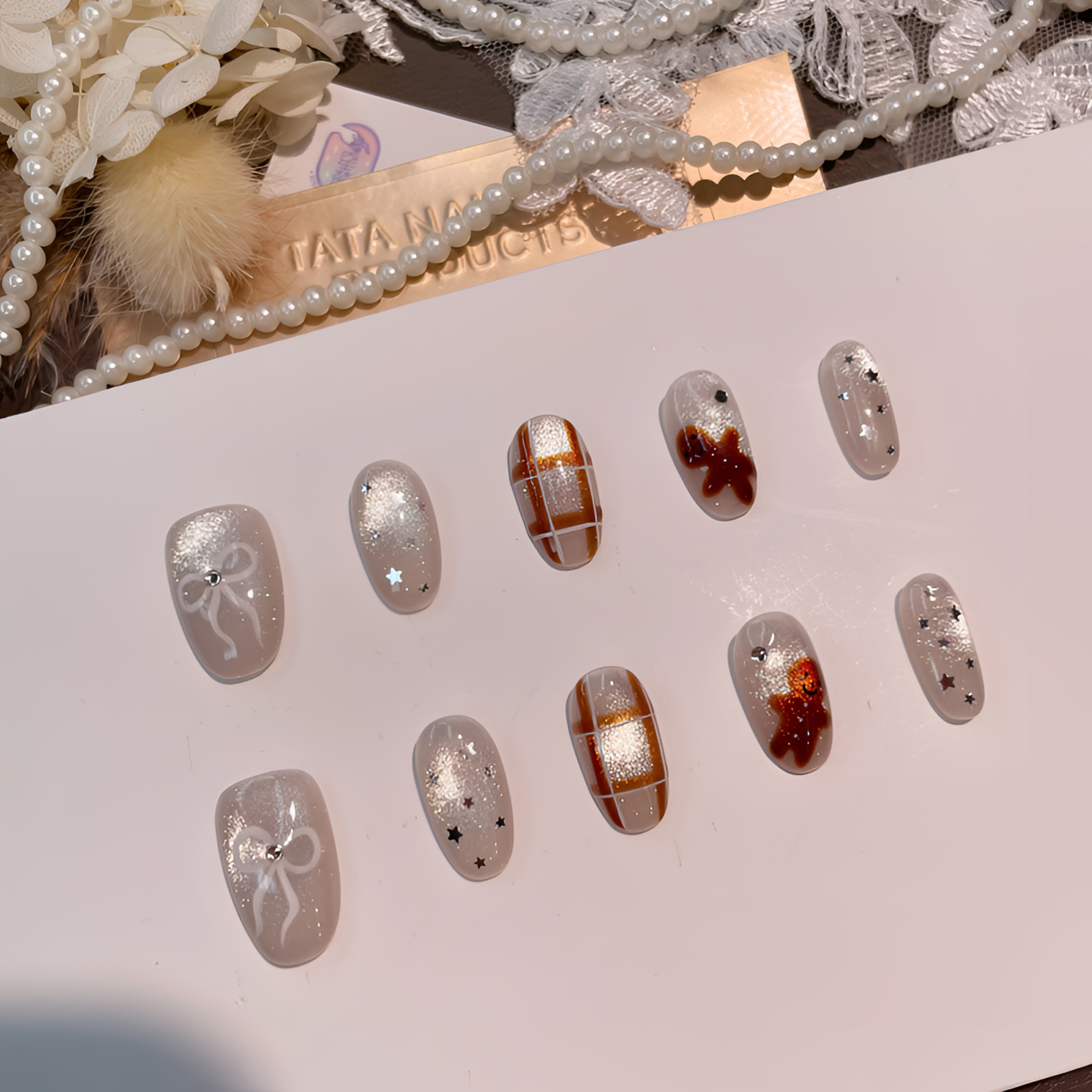 A2359『咖莹雪人』爆闪晶莹猫眼咖色格纹雪人亮片蝴蝶结手工穿戴甲