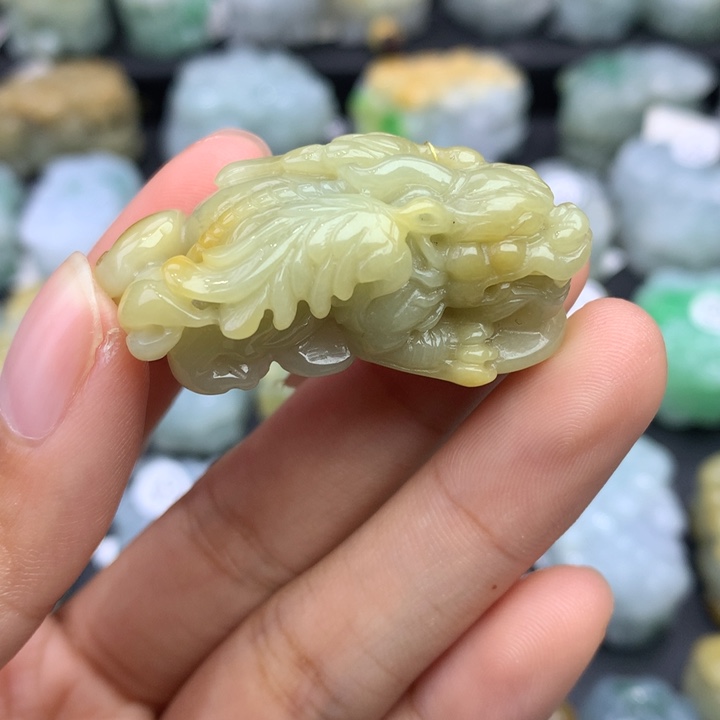 翡翠颈饰未镶嵌天然缅甸翡翠