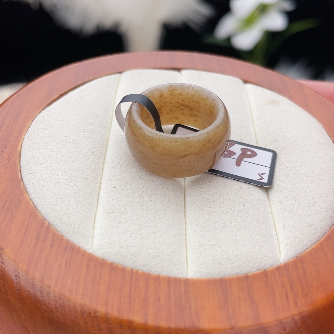 和田玉未镶嵌戒指l17。桂花轮胎。16.2。不退换