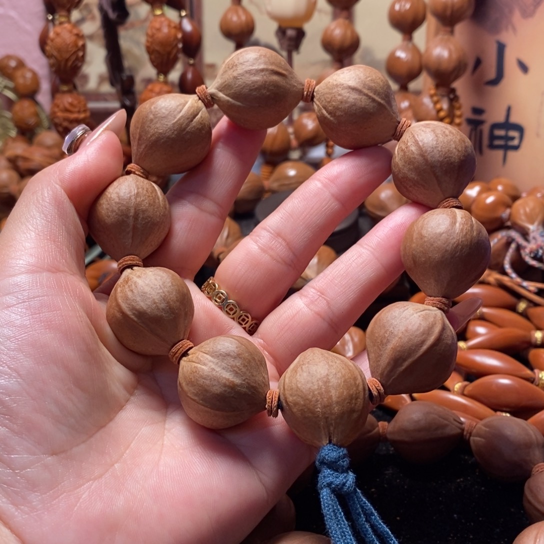 橄榄核手串/手链2.3原皮蜜桃铁盒