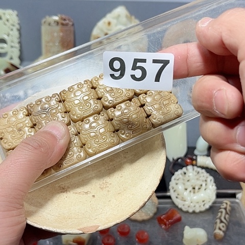摆件瓷器制作过程是根据材料制作材料制