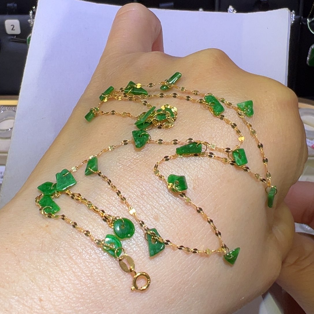 翡翠颈饰18K金镶嵌满天星