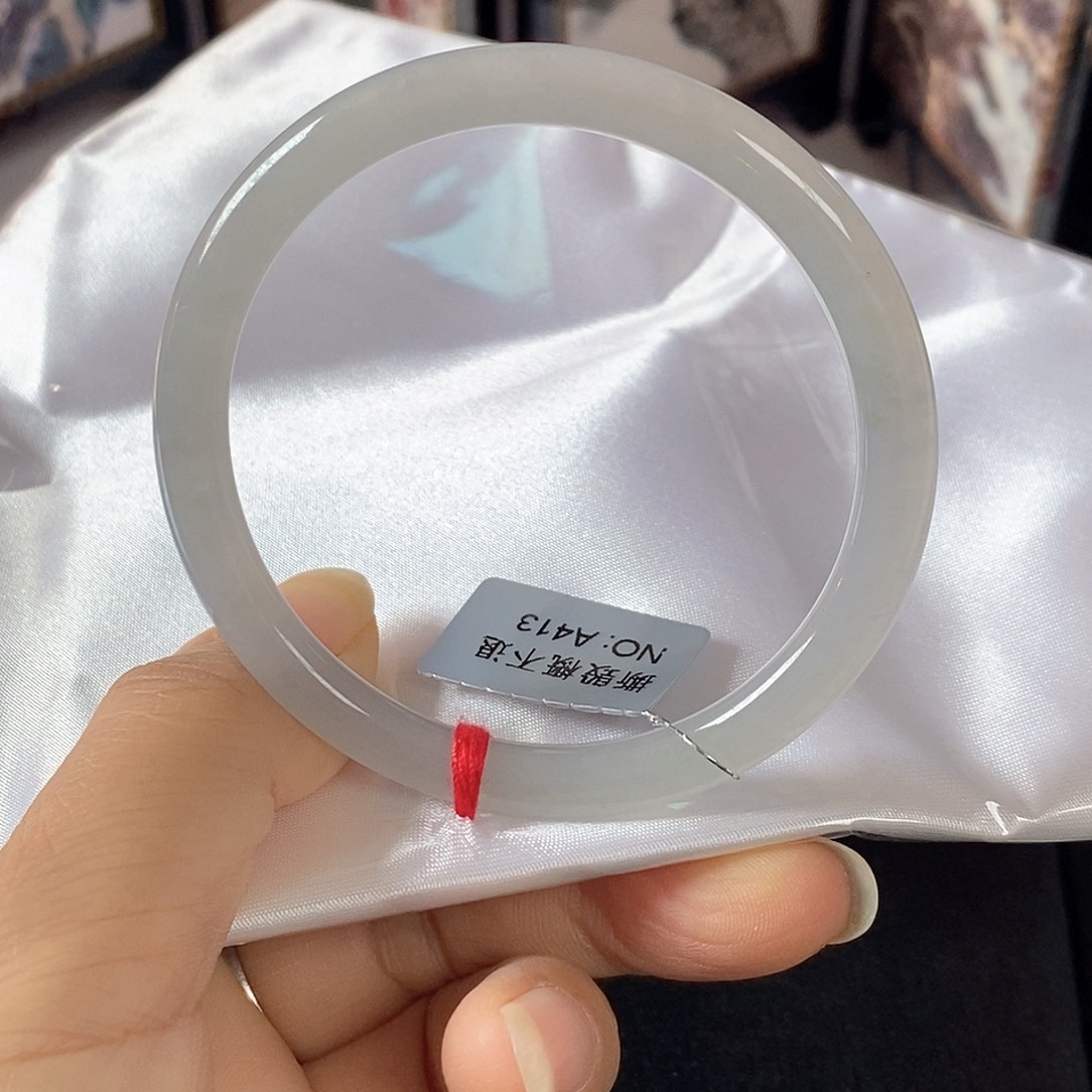 翡翠未镶嵌手镯（圆镯）54.4