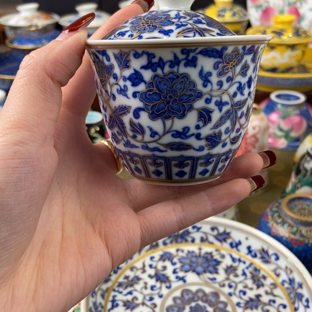 亲陶瓷艺术家的作品是什么