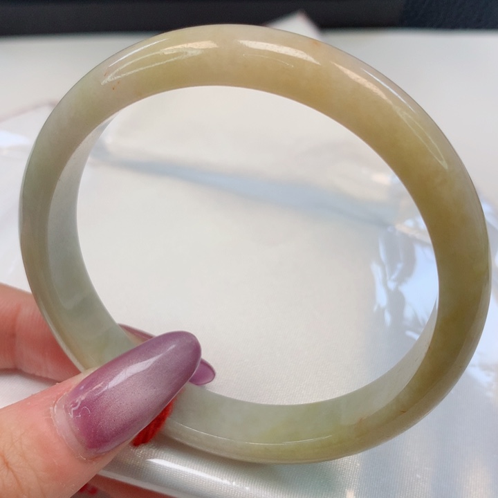 翡翠手镯未镶嵌57圈