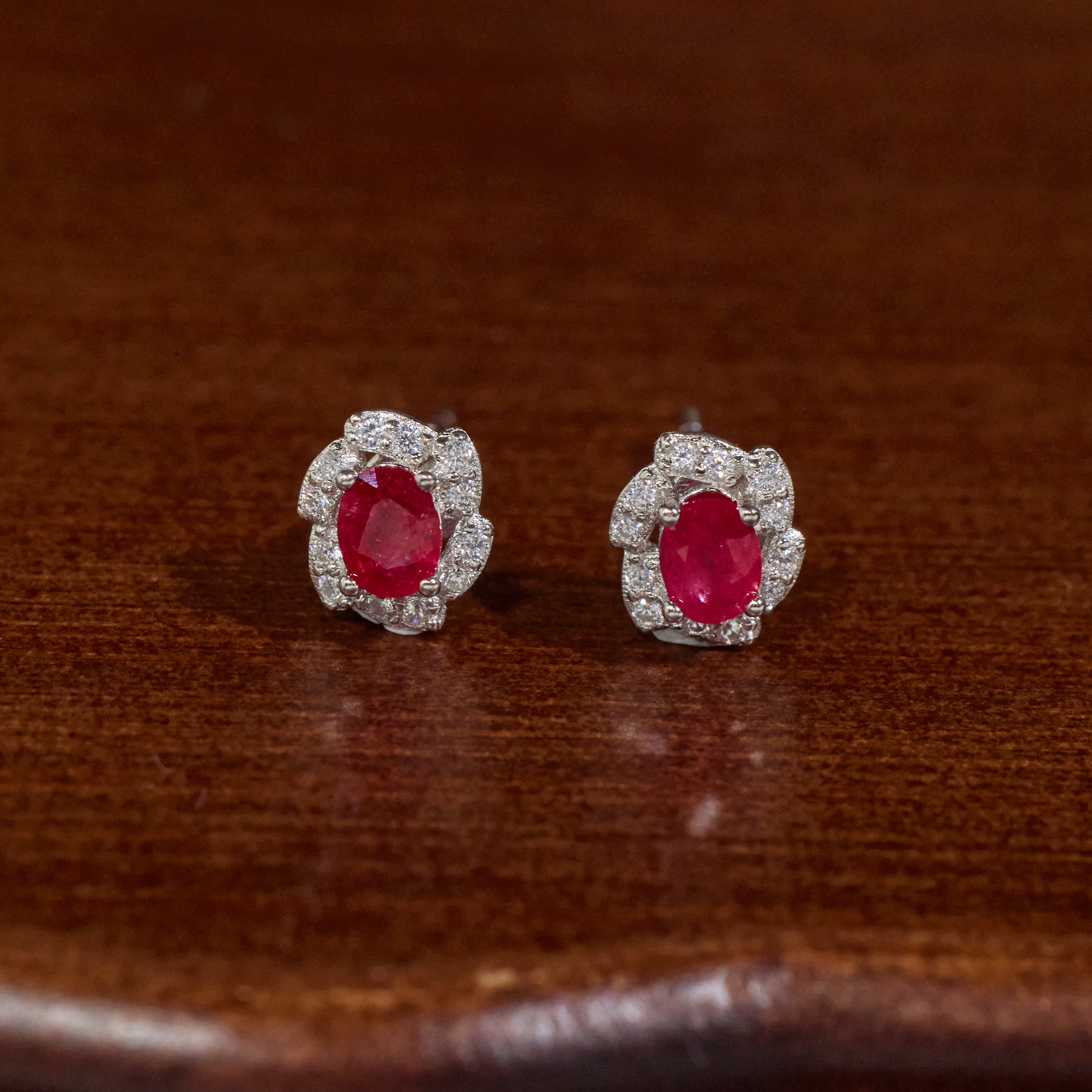 【九华山】*红宝石耳钉*S925金镶嵌W9694