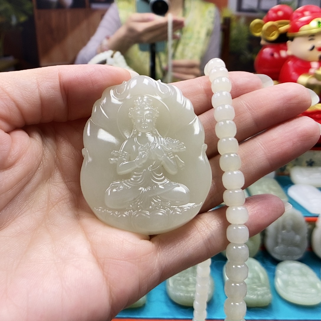 春***莲和田玉未镶嵌颈饰