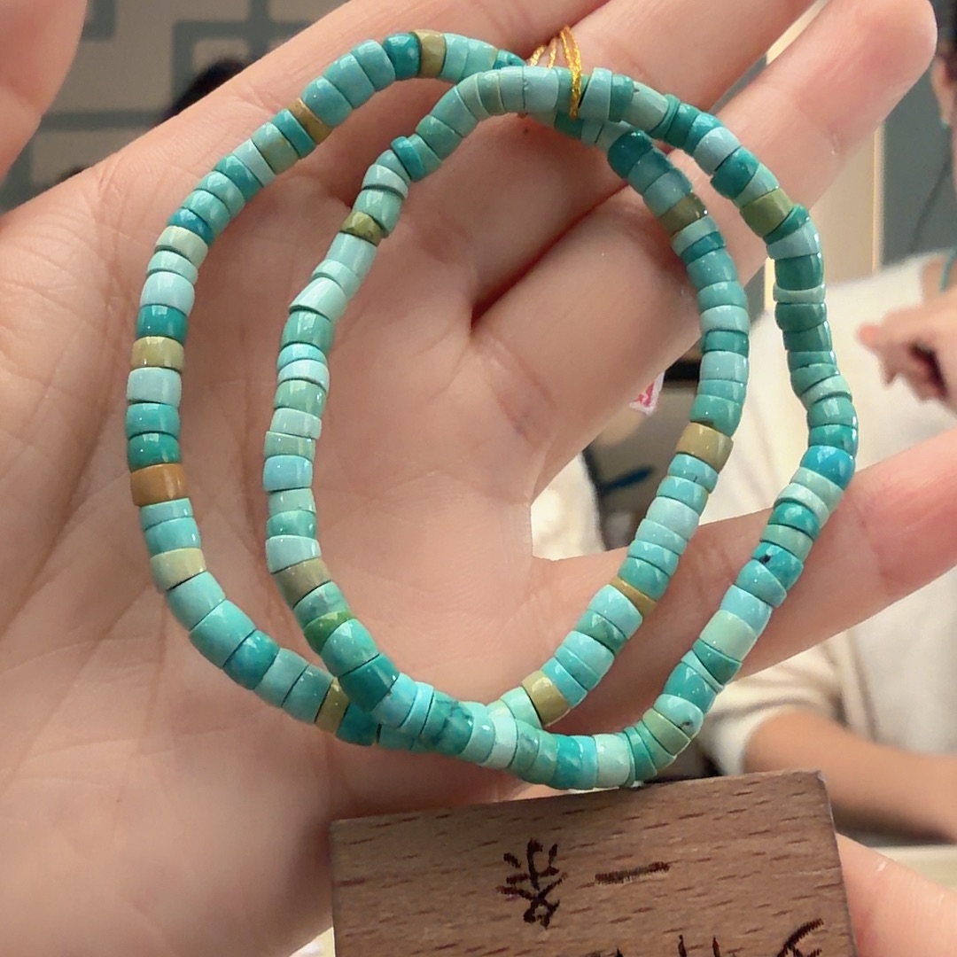 绿松石未镶嵌颈饰